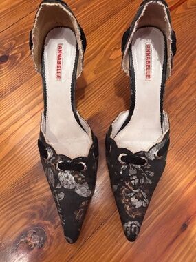 Vintage ribbon accented heels
